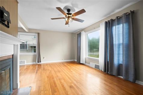 1272 Gordon Road Lyndhurst OH 44124