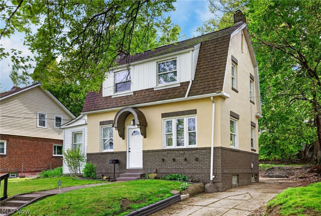 1967 Tonawanda Avenue Akron OH 44305