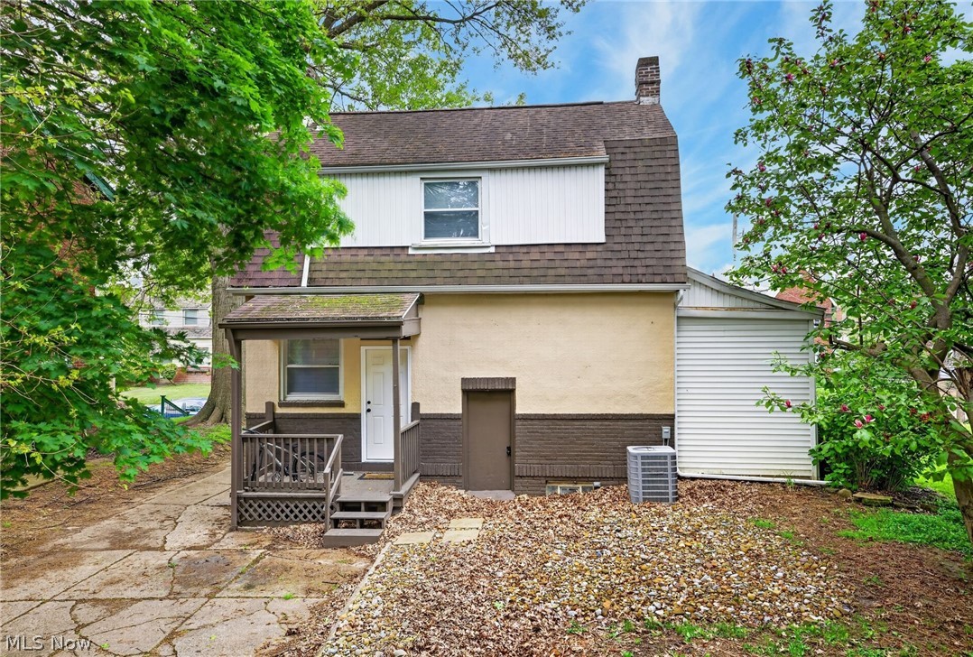 1967 Tonawanda Avenue Akron OH 44305