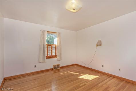 16897 Mapleboro Avenue Maple Heights OH 44137