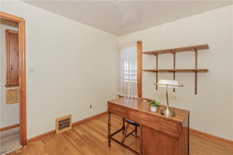 16897 Mapleboro Avenue Maple Heights OH 44137