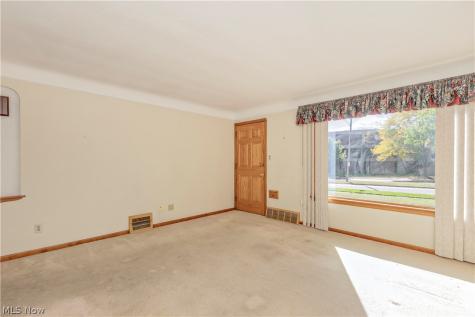 16897 Mapleboro Avenue Maple Heights OH 44137