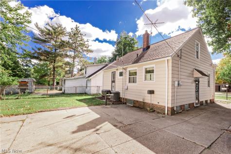 16897 Mapleboro Avenue Maple Heights OH 44137