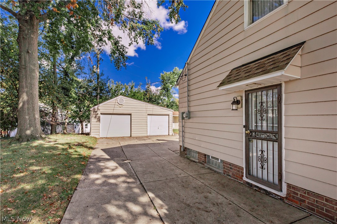 16897 Mapleboro Avenue Maple Heights OH 44137