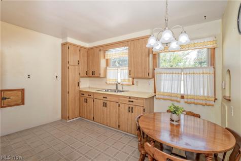 16897 Mapleboro Avenue Maple Heights OH 44137