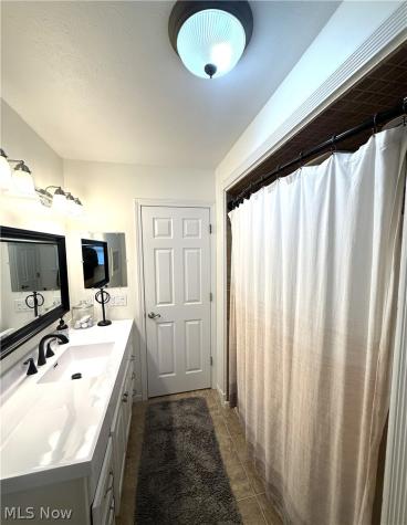 1088 Iroquois Run Macedonia OH 44056