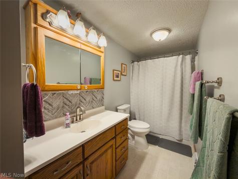 6093 Joliat Avenue Louisville OH 44641