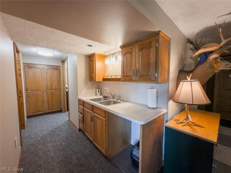 6093 Joliat Avenue Louisville OH 44641