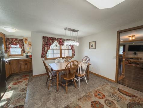 6093 Joliat Avenue Louisville OH 44641