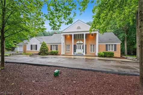 1455 Woodland Lane Silver Lake OH 44224