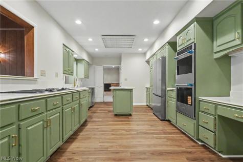 1455 Woodland Lane Silver Lake OH 44224