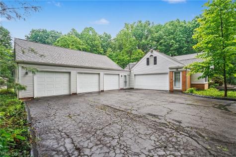 1455 Woodland Lane Silver Lake OH 44224