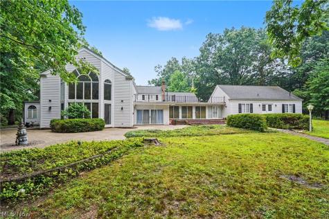 1455 Woodland Lane Silver Lake OH 44224