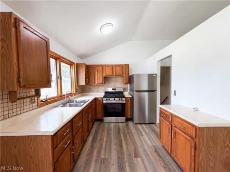 14122 Donald Drive Brook Park OH 44142
