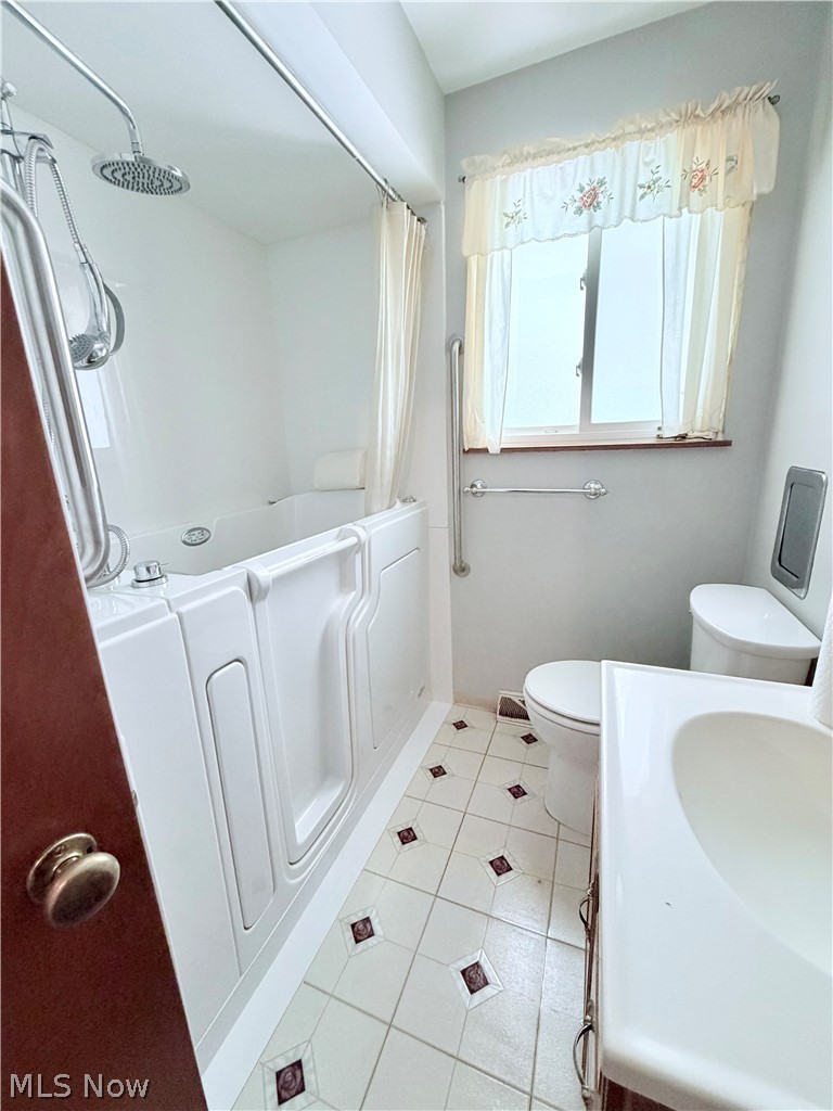 10121 Jasper Road Cleveland OH 44111