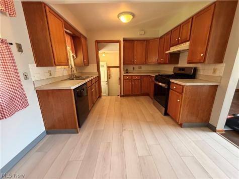 10121 Jasper Road Cleveland OH 44111