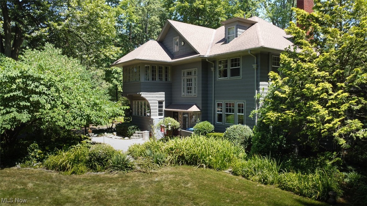 382 Bassett Road Bay Village OH 44140