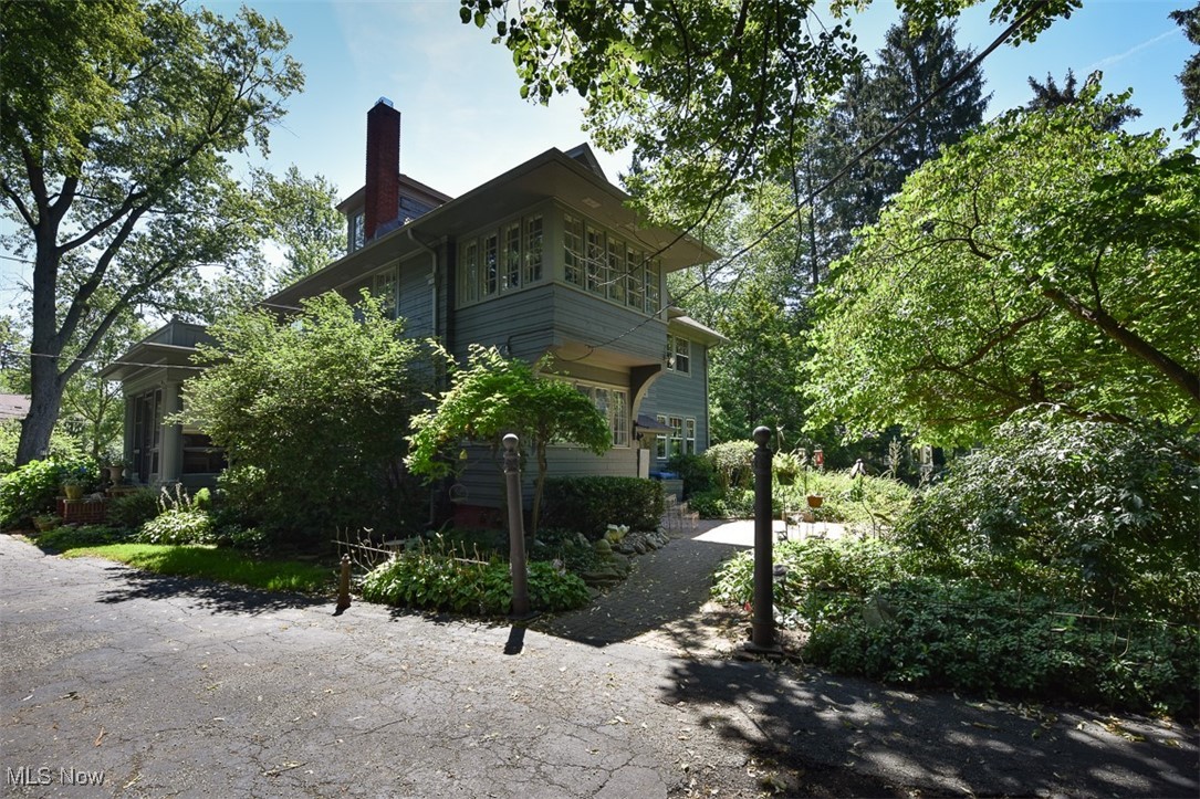 382 Bassett Road Bay Village OH 44140