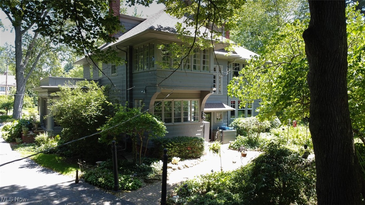 382 Bassett Road Bay Village OH 44140