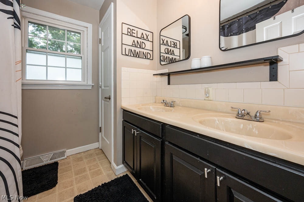 2236 Tanglewood Drive Salem OH 44460