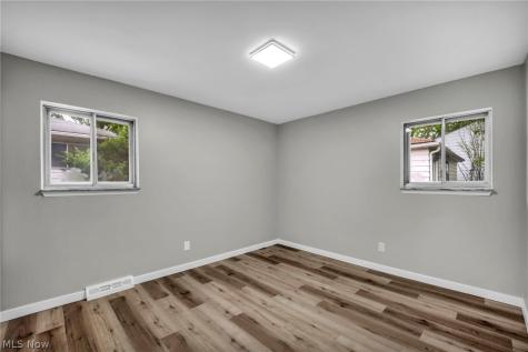 5597 Kenton Avenue Maple Heights OH 44137