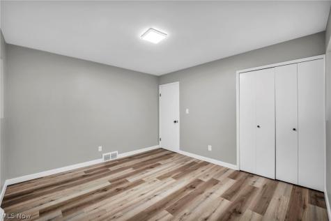 5597 Kenton Avenue Maple Heights OH 44137