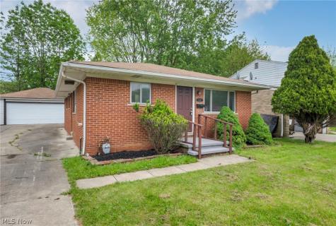 5597 Kenton Avenue Maple Heights OH 44137