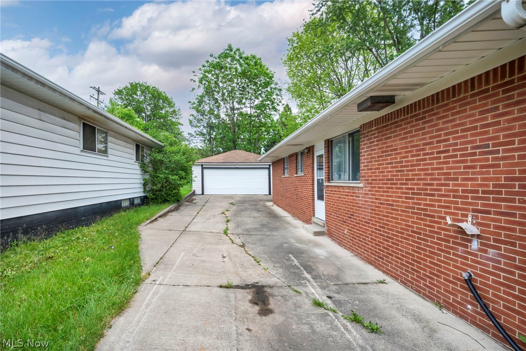 5597 Kenton Avenue Maple Heights OH 44137