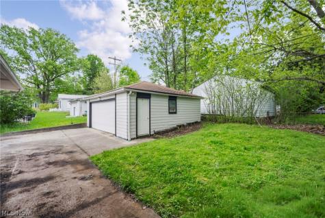 5597 Kenton Avenue Maple Heights OH 44137