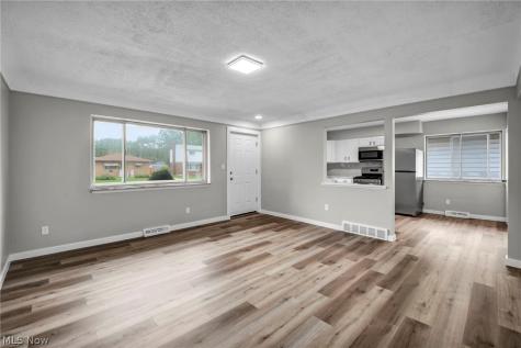 5597 Kenton Avenue Maple Heights OH 44137