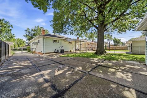 28626 Forest Road Willowick OH 44095