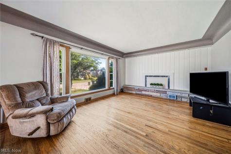 28626 Forest Road Willowick OH 44095