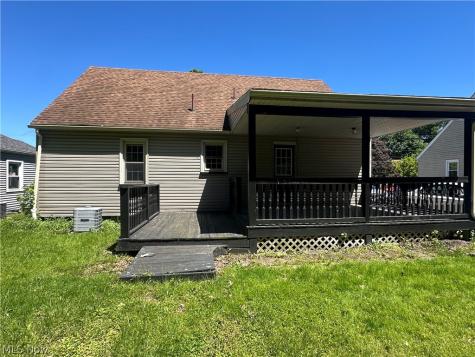 142 S Edgehill Youngstown OH 44515