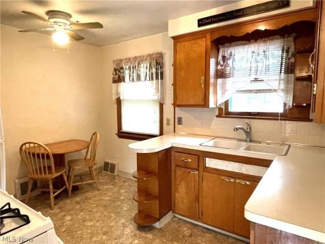 28532 Lake Shore Boulevard Willowick OH 44095