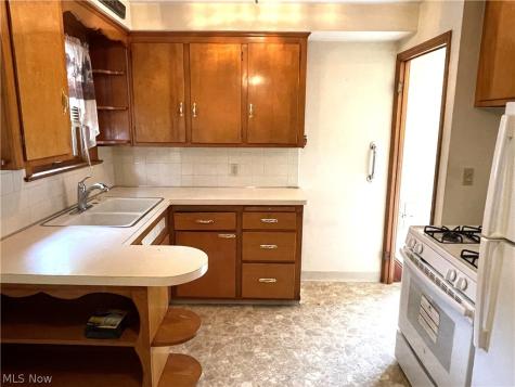 28532 Lake Shore Boulevard Willowick OH 44095
