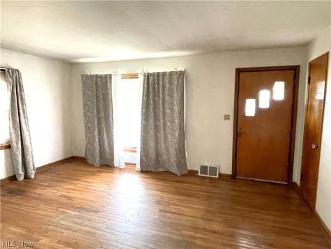 28532 Lake Shore Boulevard Willowick OH 44095