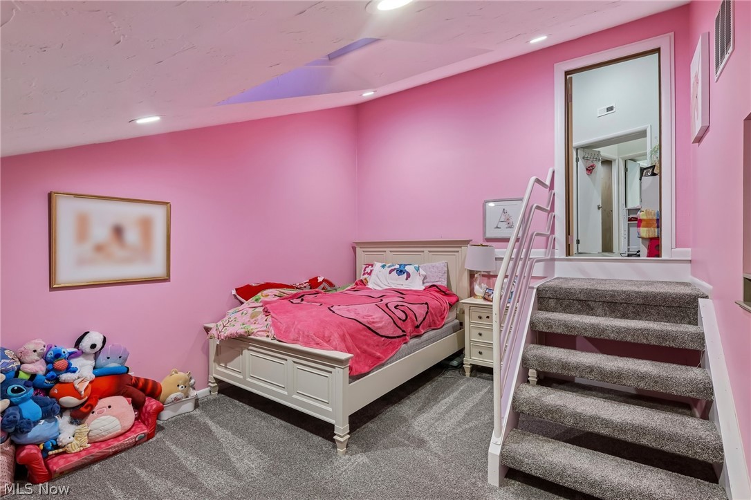 708 Arbor Way Aurora OH 44202