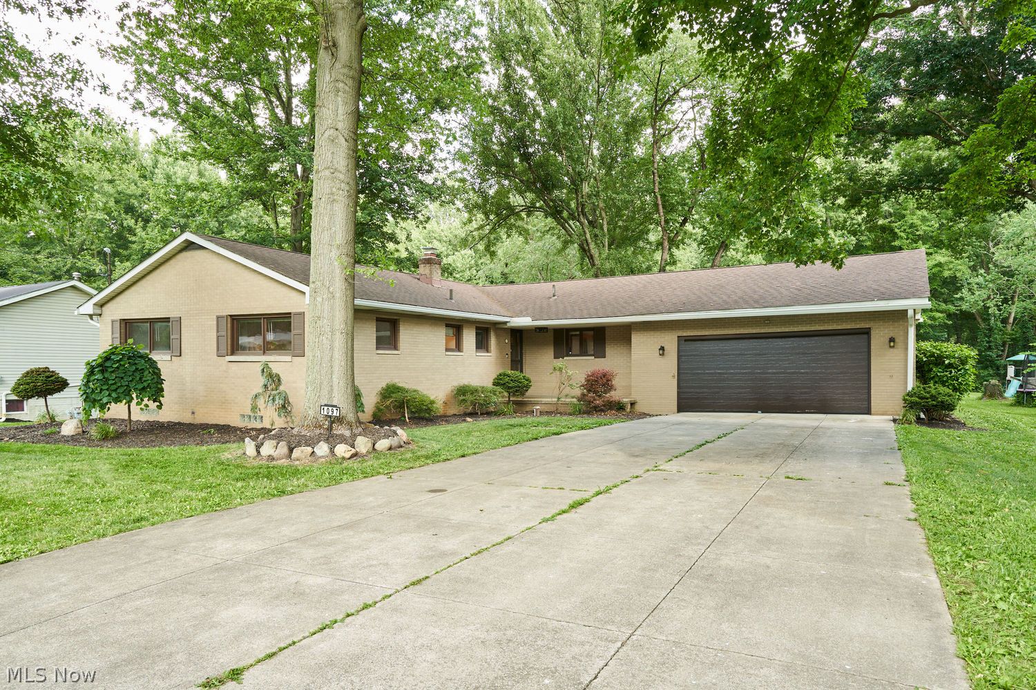 1097 Oak Tree Road Akron OH 44320
