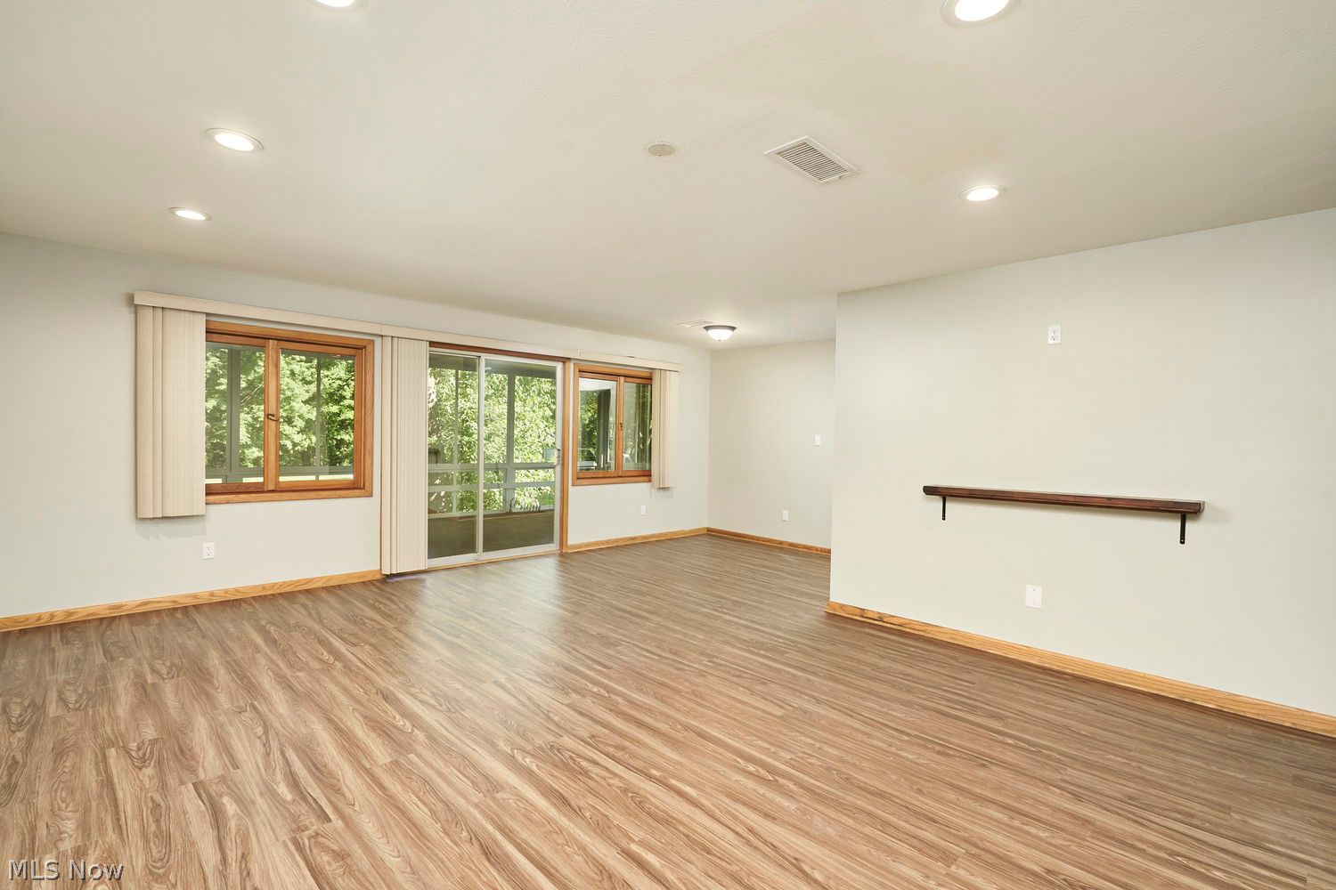 1097 Oak Tree Road Akron OH 44320