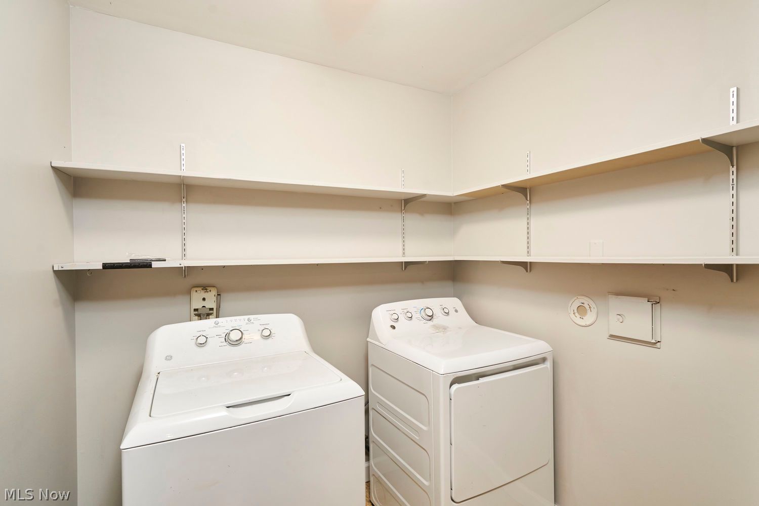 1097 Oak Tree Road Akron OH 44320