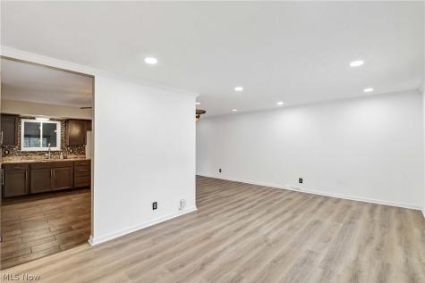3637 Hunter Drive North Olmsted OH 44070