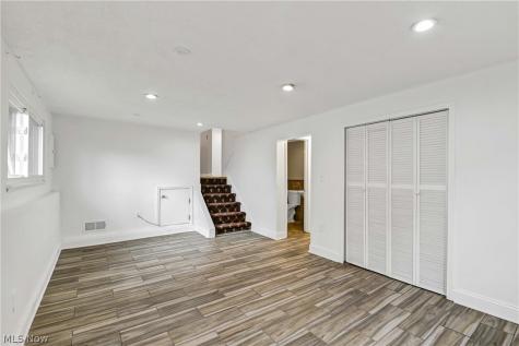 3637 Hunter Drive North Olmsted OH 44070