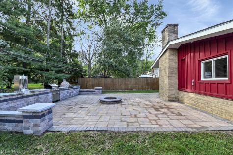 3637 Hunter Drive North Olmsted OH 44070