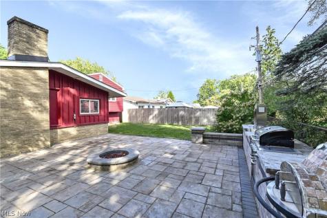 3637 Hunter Drive North Olmsted OH 44070