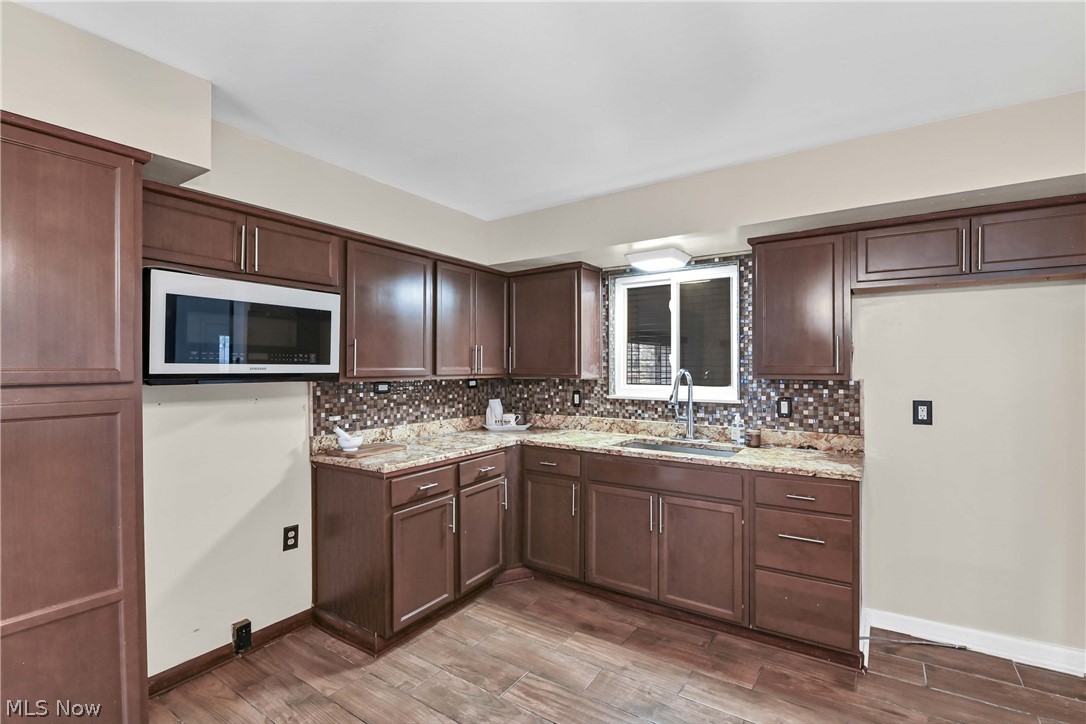 3637 Hunter Drive North Olmsted OH 44070