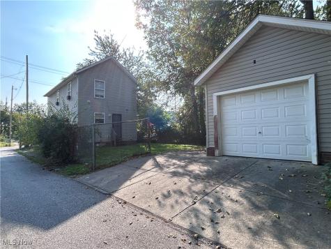 1190 E 112th Street Cleveland OH 44108