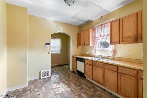 2203 5th Street NE Canton OH 44704