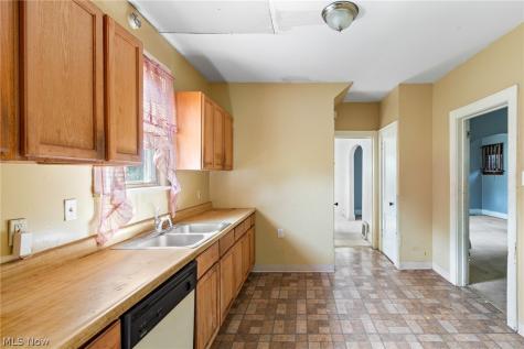 2203 5th Street NE Canton OH 44704