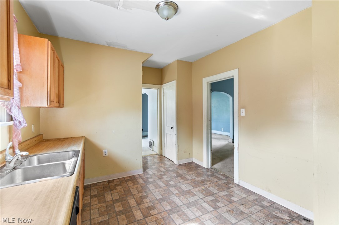 2203 5th Street NE Canton OH 44704