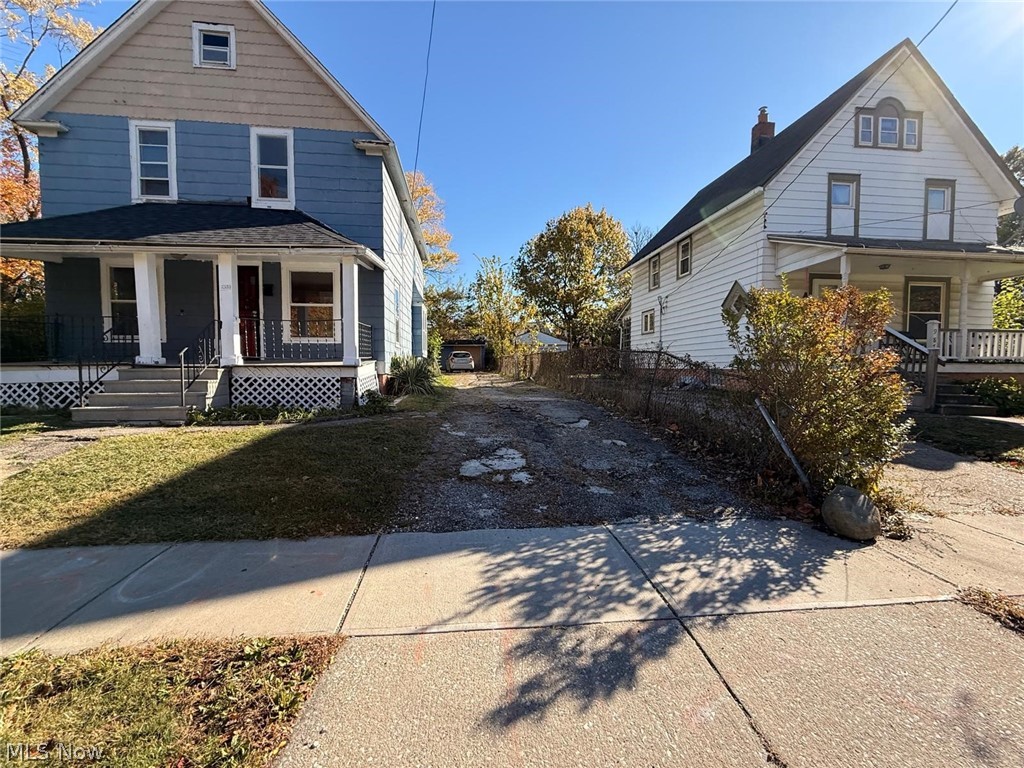 983 E 141st Street Cleveland OH 44110